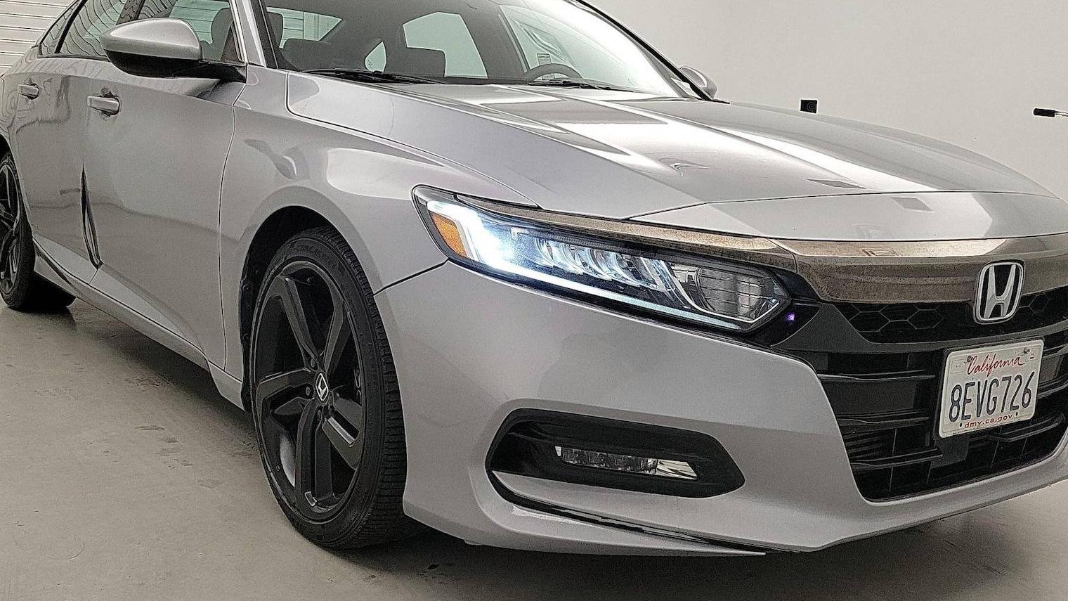 HONDA ACCORD 2018 1HGCV1F39JA170859 image