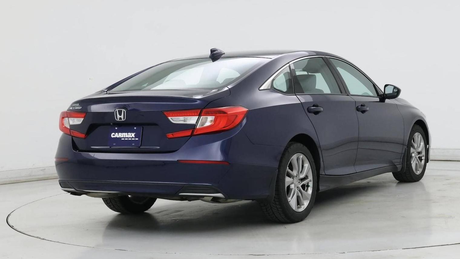 HONDA ACCORD 2018 1HGCV1F17JA013846 image