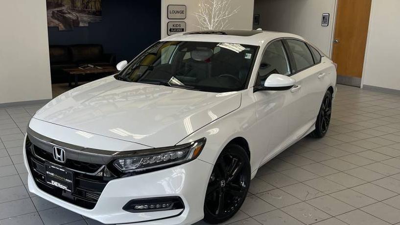 HONDA ACCORD 2018 1HGCV2E36JA040559 image