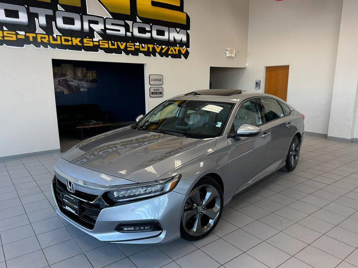 HONDA ACCORD 2018 1HGCV1F95JA121114 image