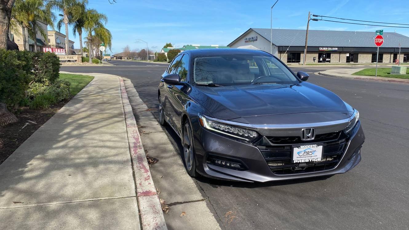 HONDA ACCORD 2018 1HGCV1F97JA036405 image