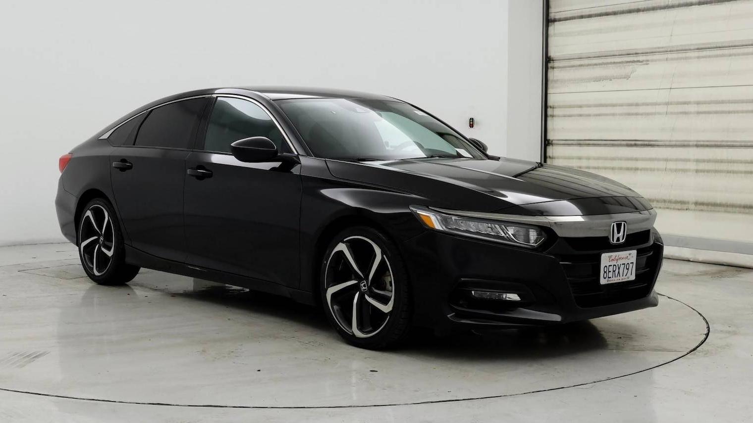 HONDA ACCORD 2018 1HGCV1F3XJA148580 image