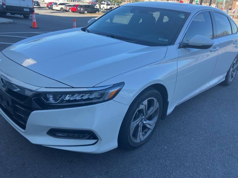 HONDA ACCORD 2018 1HGCV1F54JA059945 image