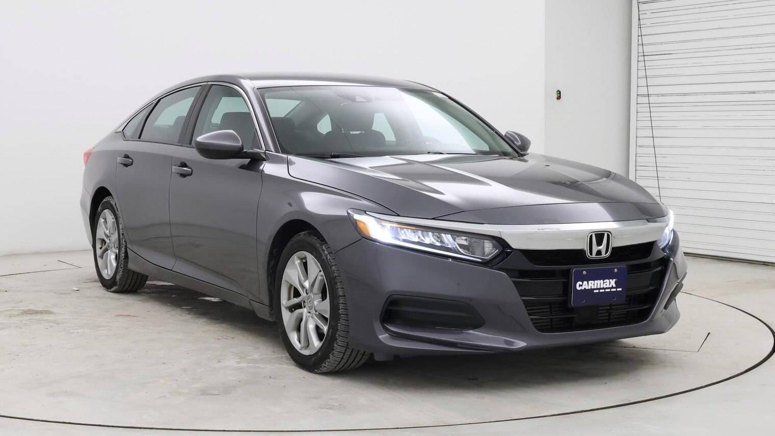 HONDA ACCORD 2018 1HGCV1F11JA165864 image