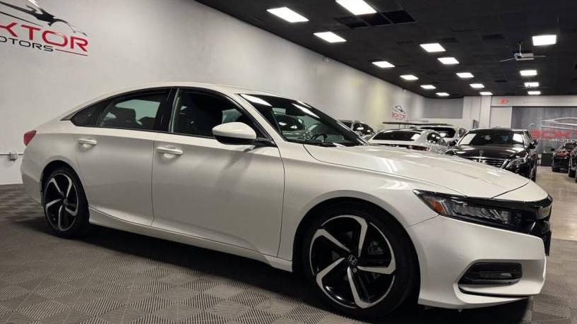 HONDA ACCORD 2018 1HGCV1F3XJA040914 image