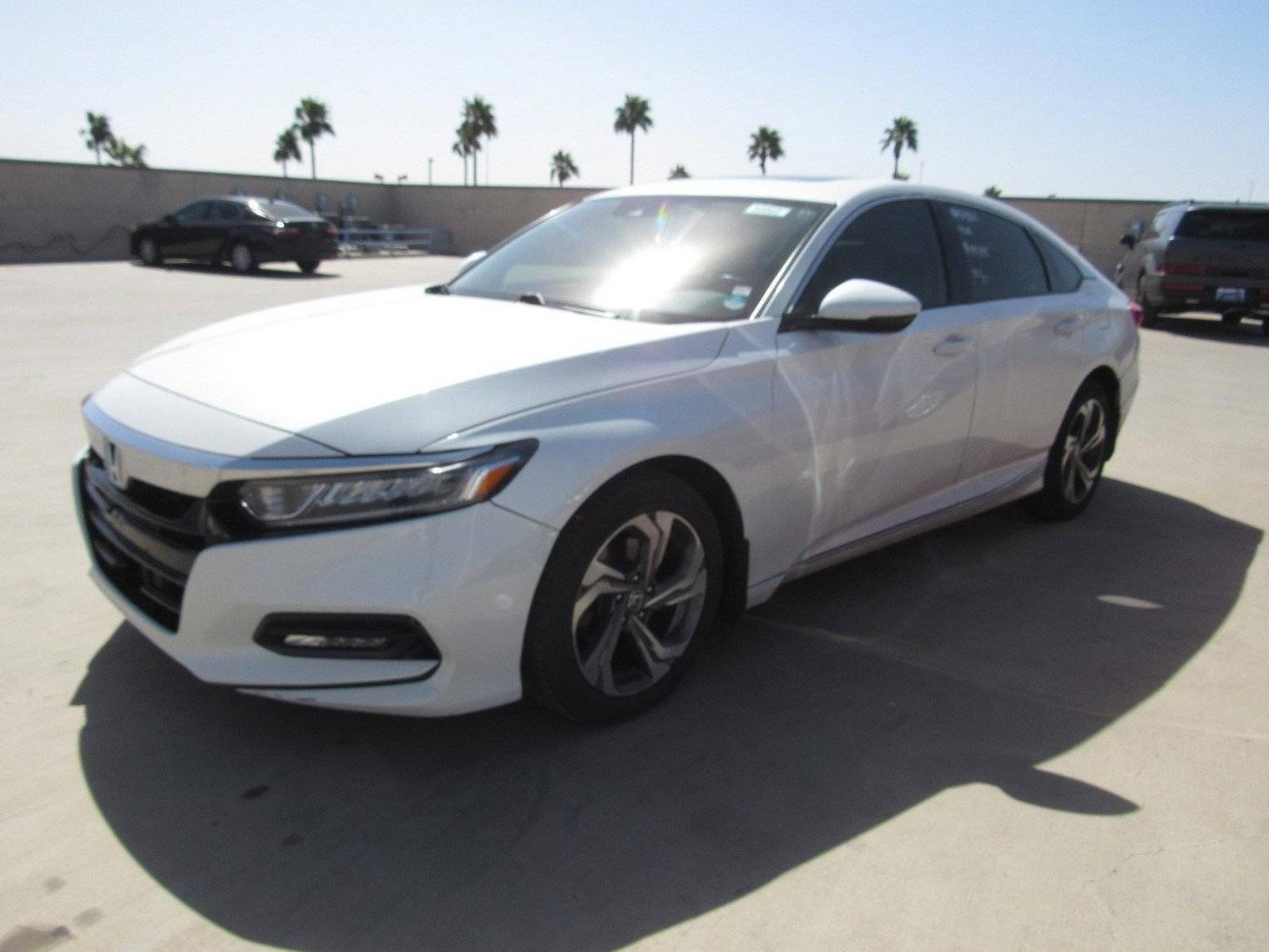 HONDA ACCORD 2018 1HGCV1F5XJA164697 image