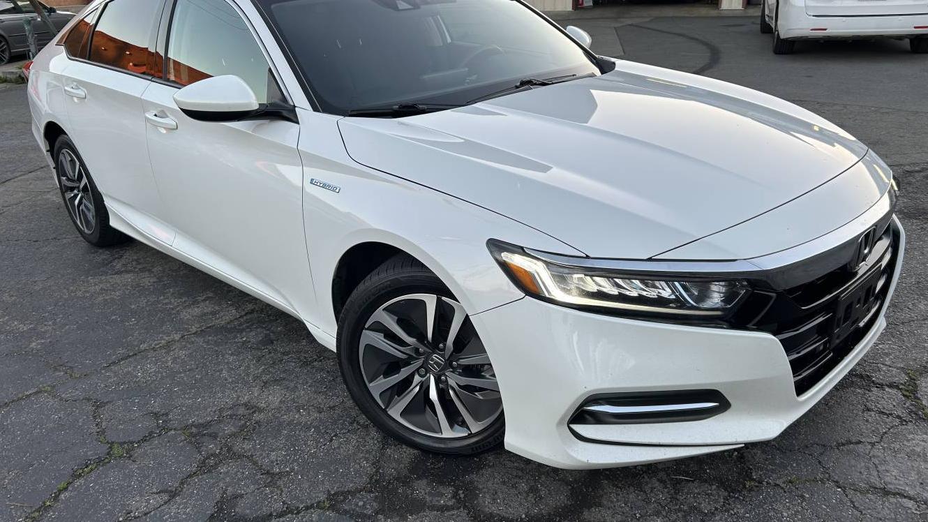 HONDA ACCORD 2018 1HGCV3F13JA003830 image