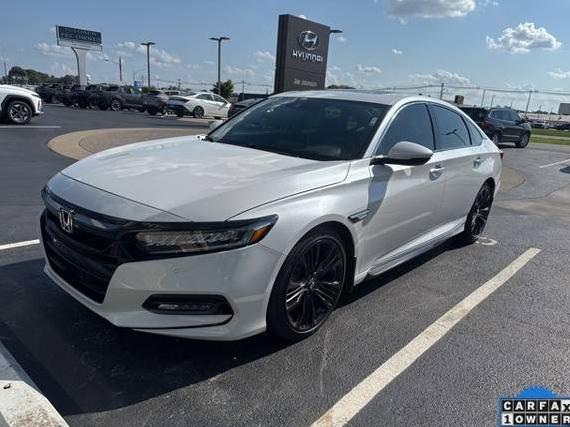 HONDA ACCORD 2018 1HGCV2F98JA028304 image