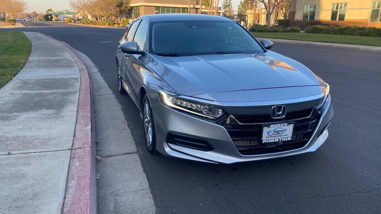 HONDA ACCORD 2018 1HGCV1F1XJA143863 image