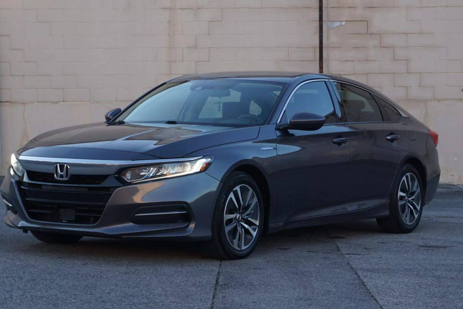 HONDA ACCORD 2018 1HGCV3F14JA012293 image