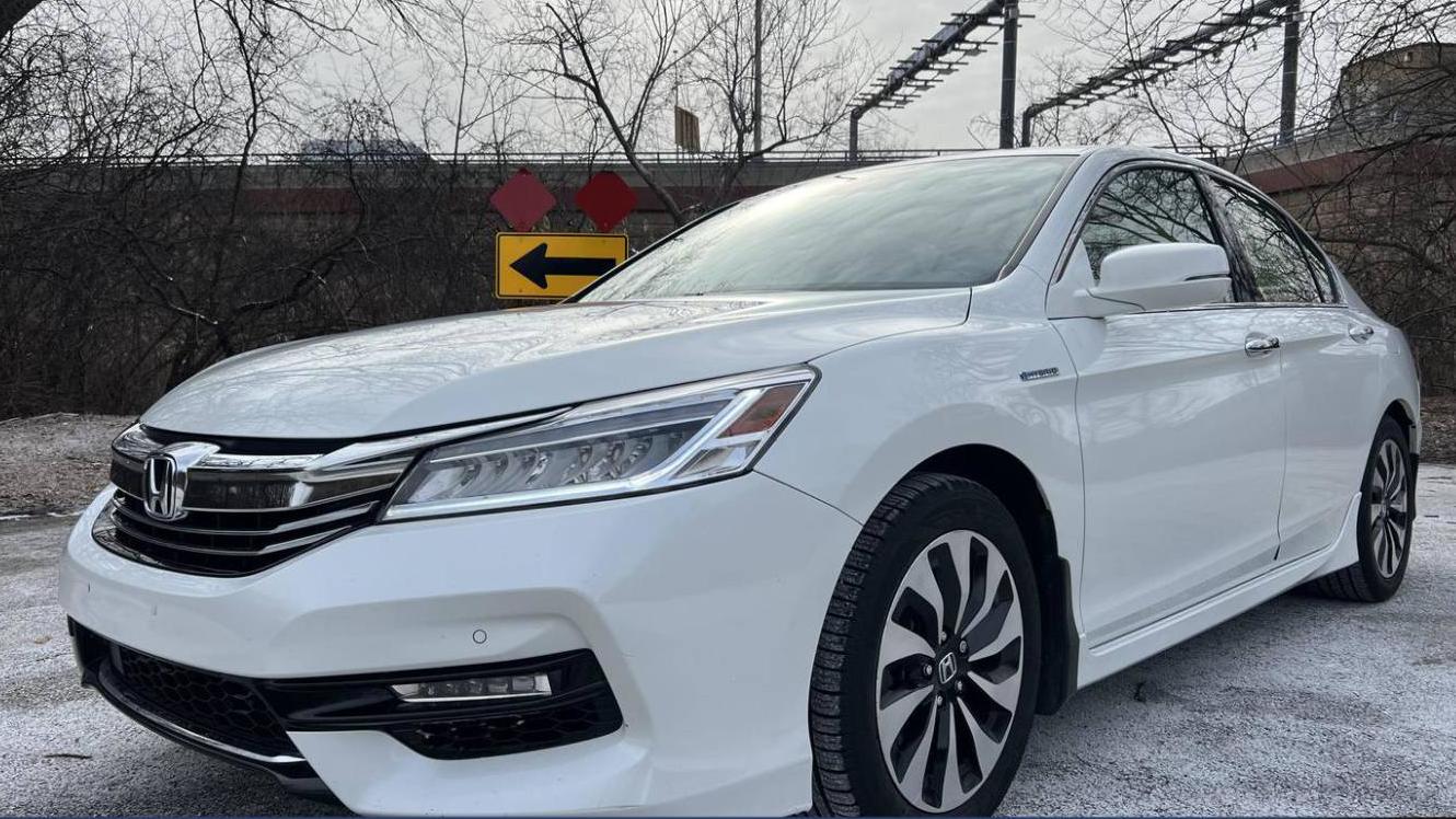 HONDA ACCORD 2017 JHMCR6F74HC011201 image