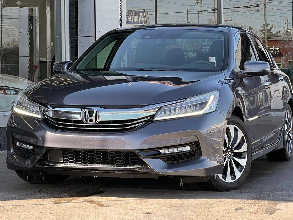 HONDA ACCORD 2017 JHMCR6F70HC031526 image