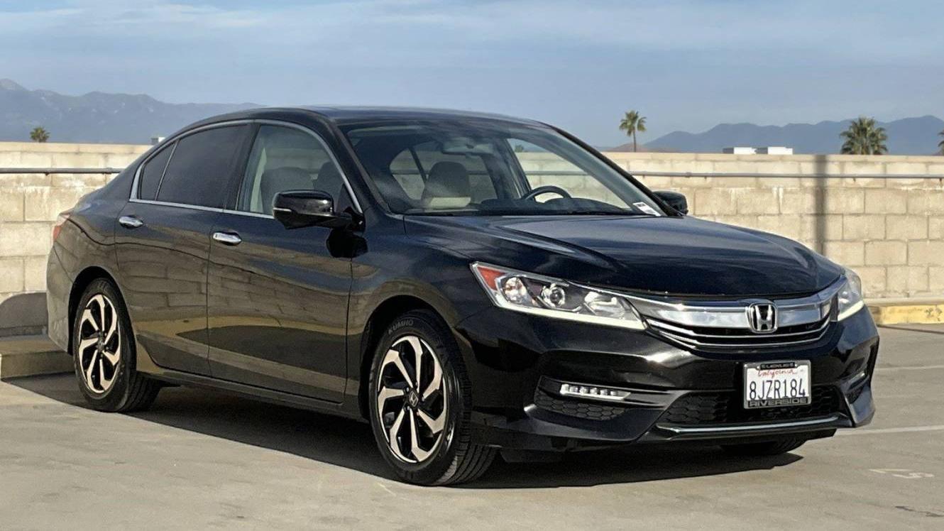 HONDA ACCORD 2017 1HGCR2F77HA040490 image