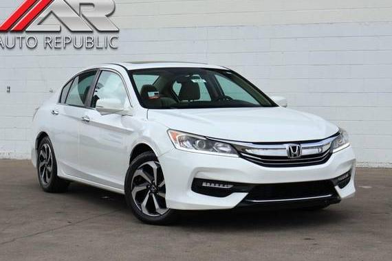 HONDA ACCORD 2017 1HGCR2F70HA109911 image