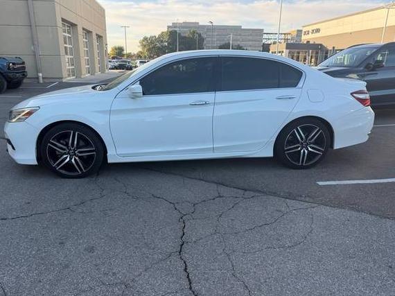 HONDA ACCORD 2017 1HGCR3F93HA040347 image