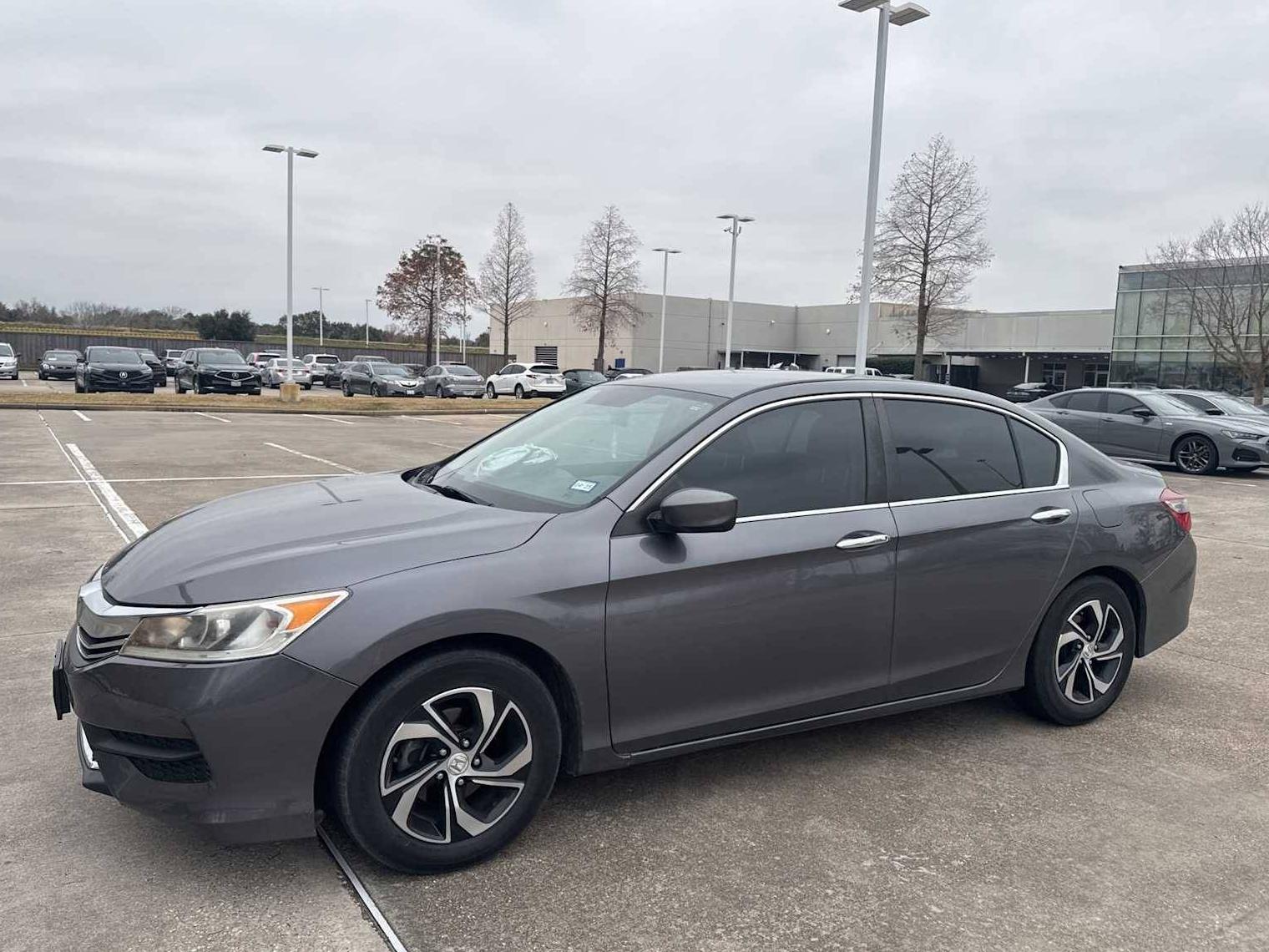 HONDA ACCORD 2017 1HGCR2F36HA222338 image