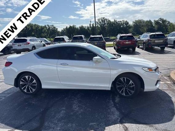 HONDA ACCORD 2017 1HGCT2B82HA001810 image