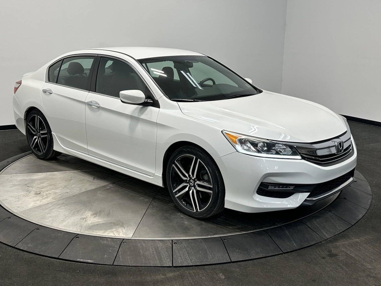 HONDA ACCORD 2017 1HGCR2F5XHA188146 image