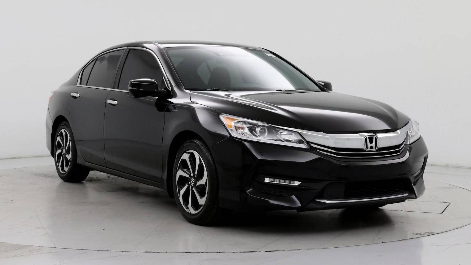 HONDA ACCORD 2017 1HGCR2F08HA023927 image