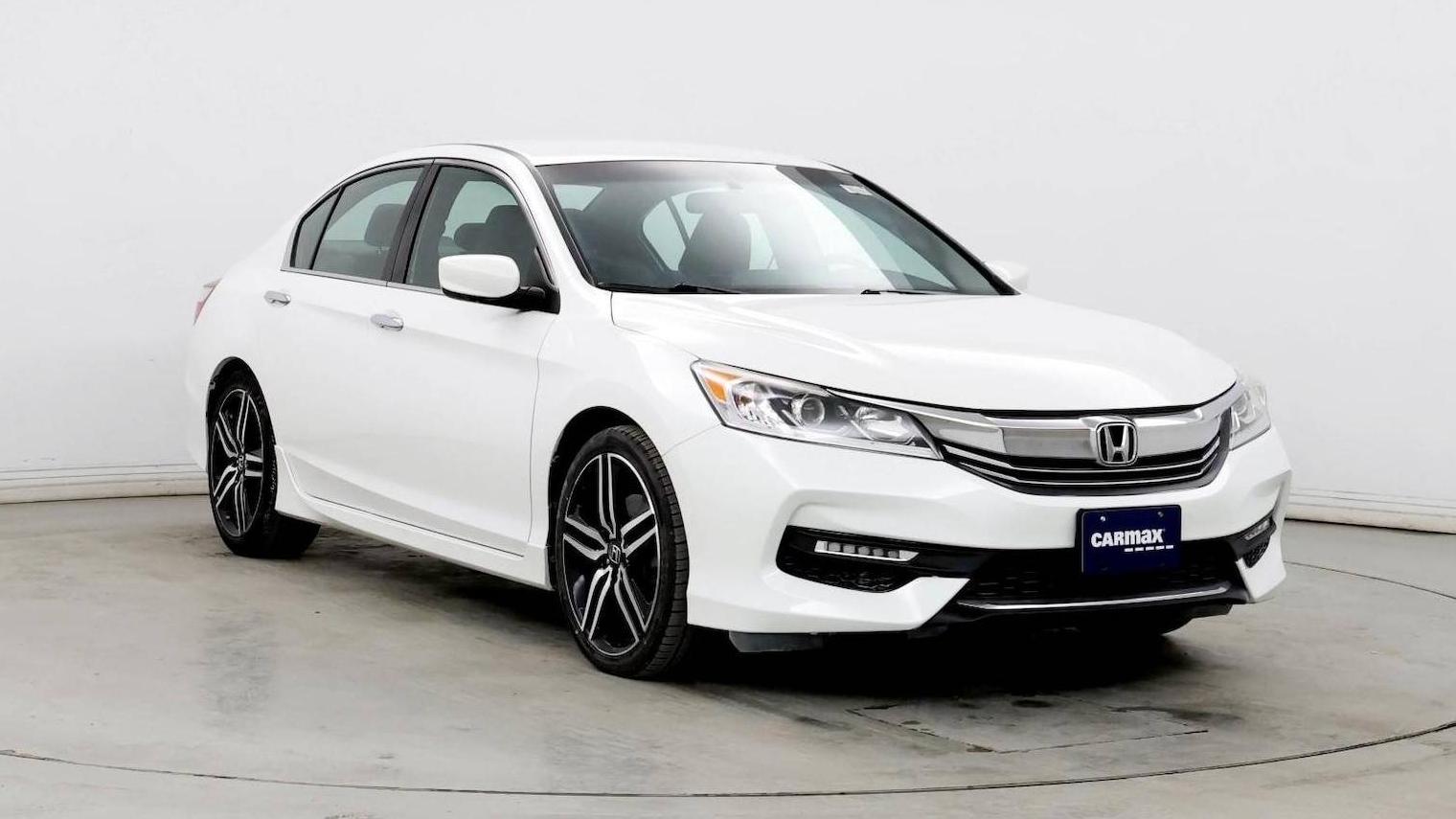 HONDA ACCORD 2017 1HGCR2F56HA160814 image