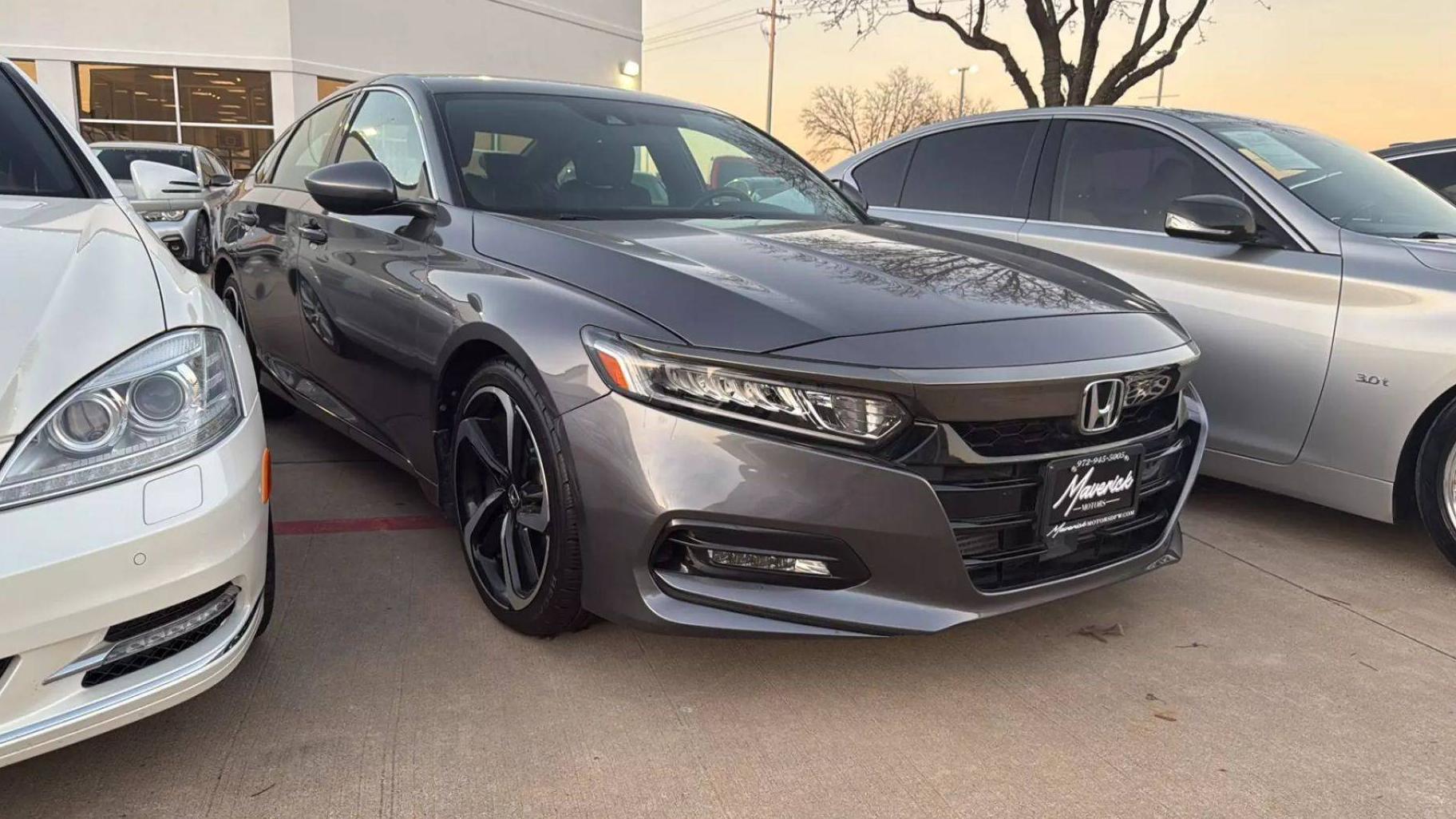 HONDA ACCORD 2020 1HGCV1F39LA135810 image