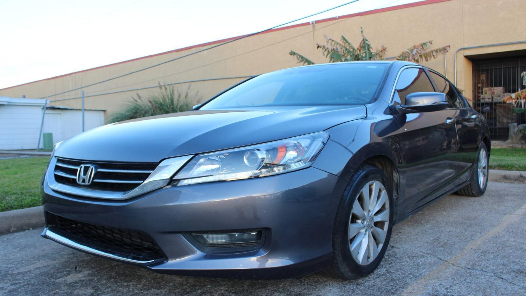 HONDA ACCORD 2015 1HGCR3F87FA036452 image