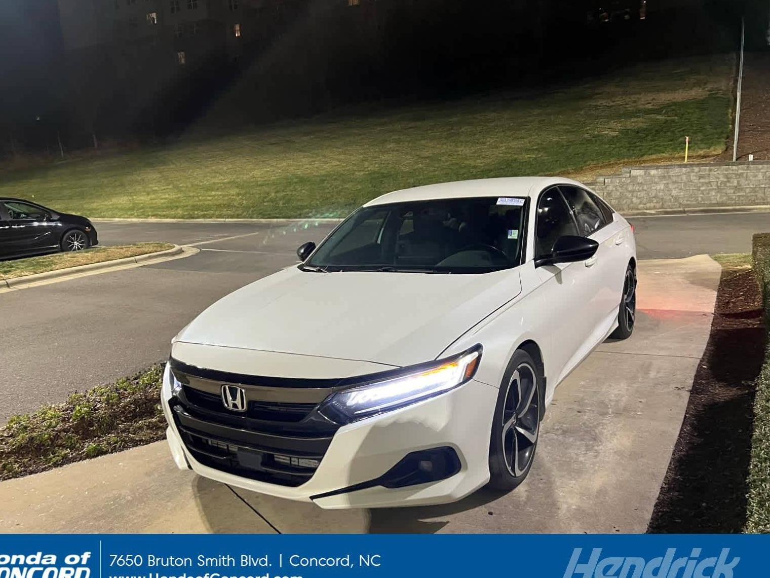 HONDA ACCORD 2022 1HGCV1F39NA035208 image