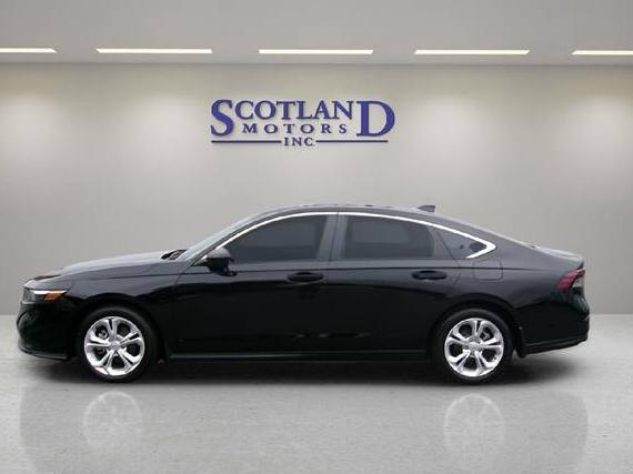 HONDA ACCORD 2025 1HGCY1F23SA003638 image