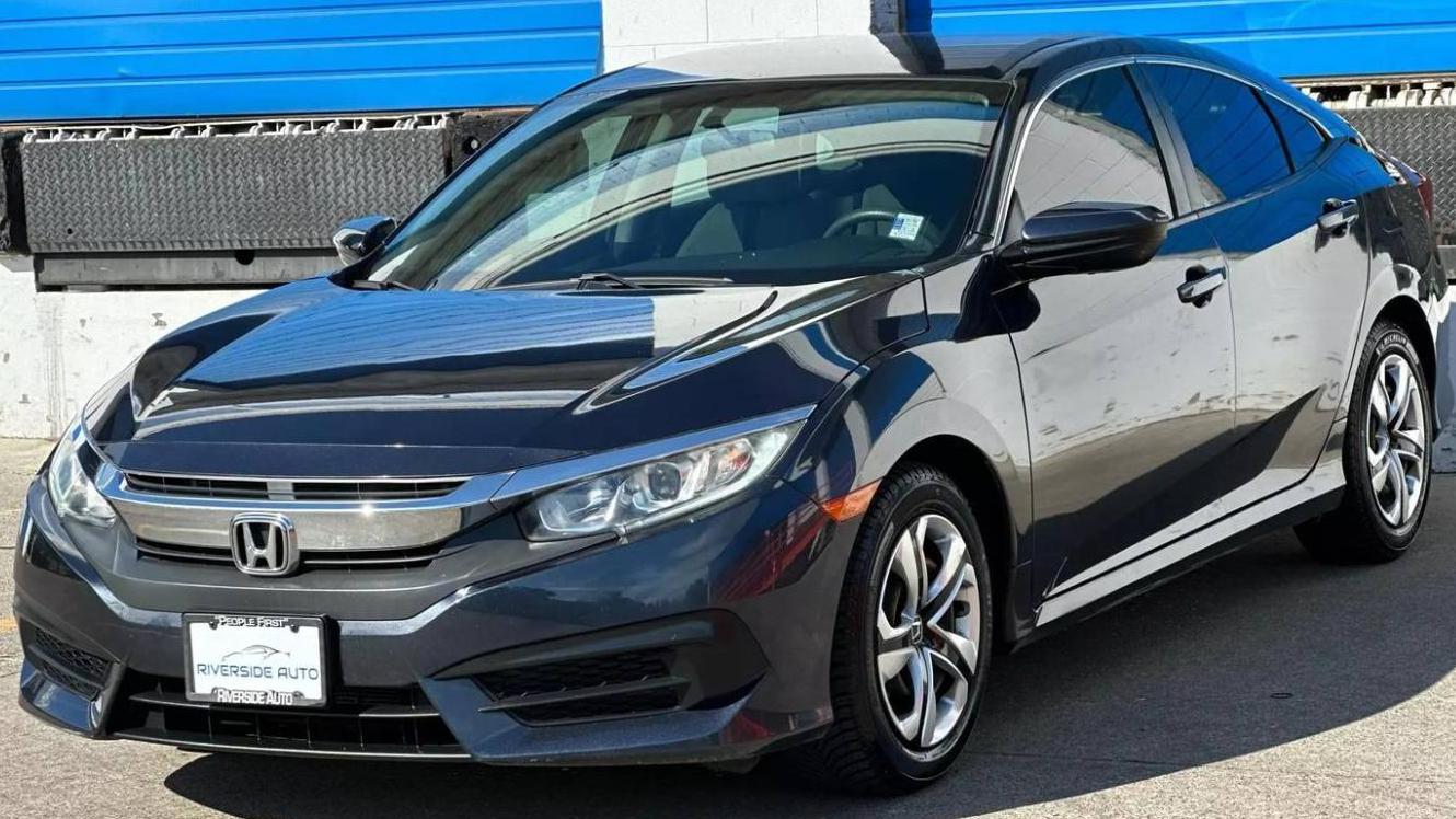 HONDA CIVIC 2018 2HGFC2E55JH555302 image