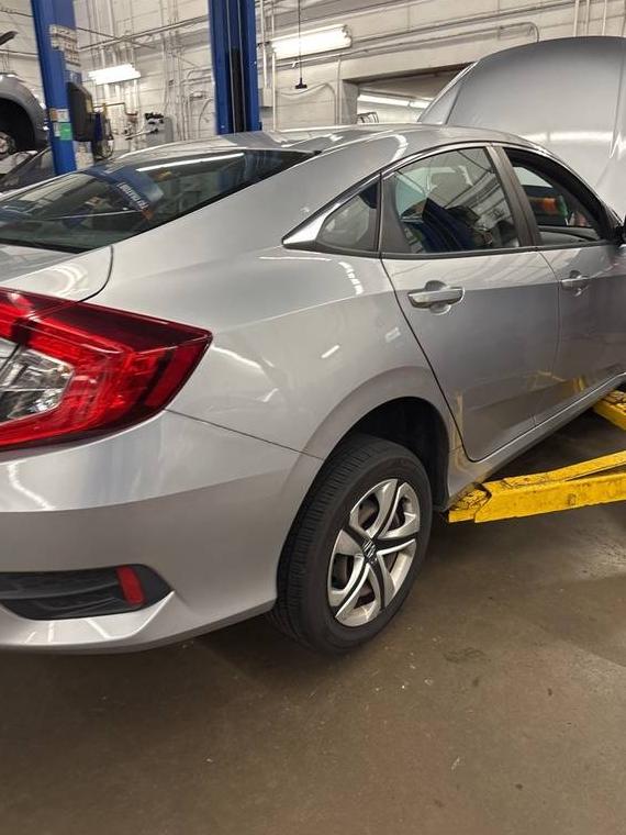 HONDA CIVIC 2018 19XFC2F56JE202253 image