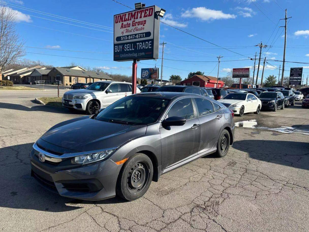 HONDA CIVIC 2018 2HGFC2F55JH584670 image