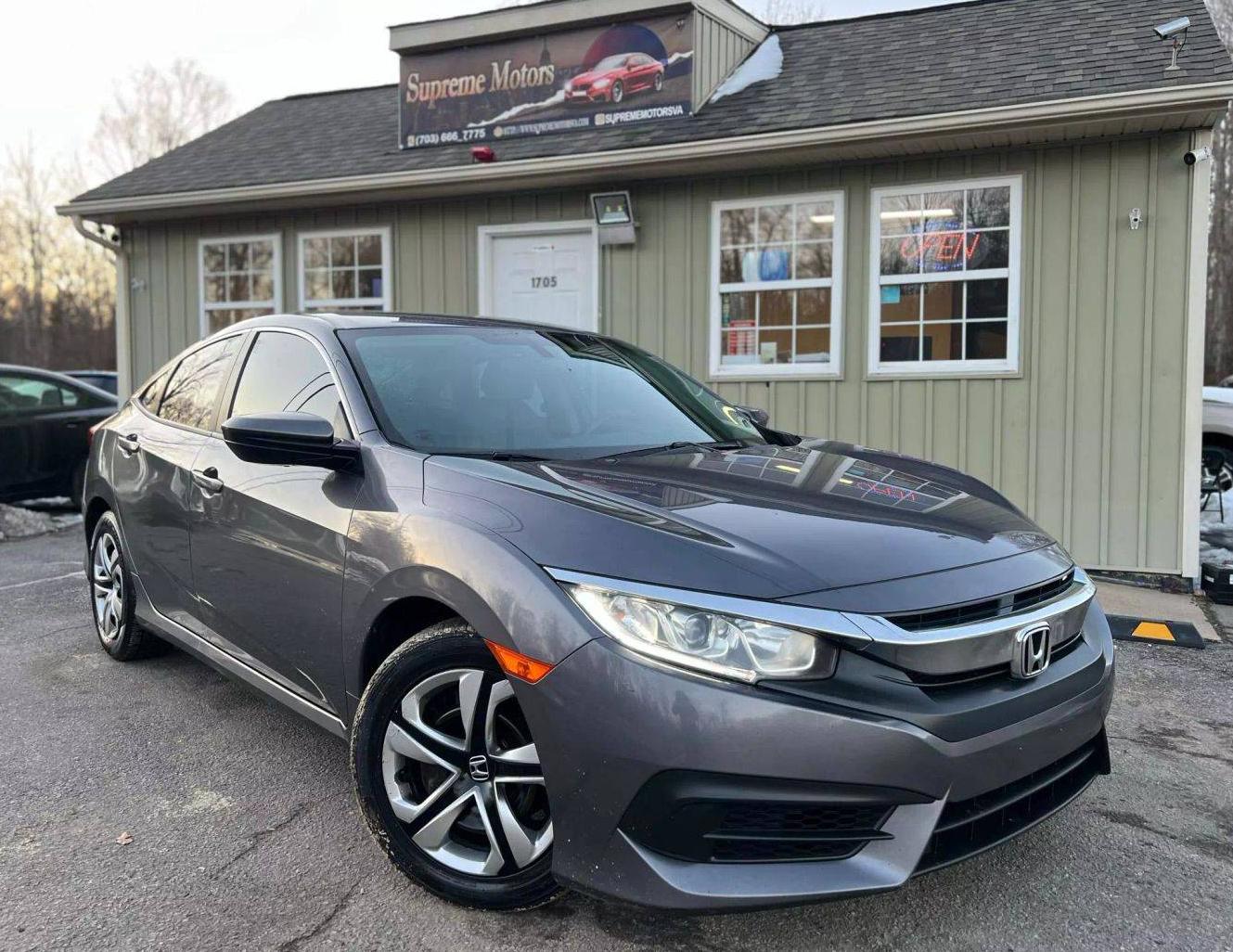 HONDA CIVIC 2018 2HGFC2F52JH608813 image