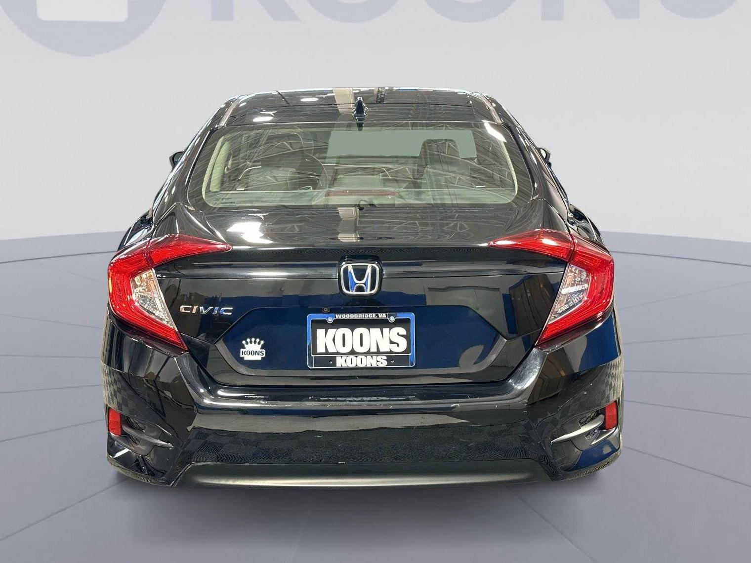 HONDA CIVIC 2018 2HGFC2F77JH546472 image