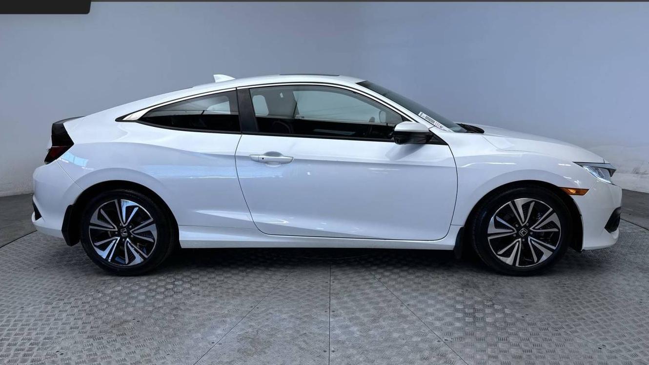 HONDA CIVIC 2018 2HGFC3B35JH351222 image