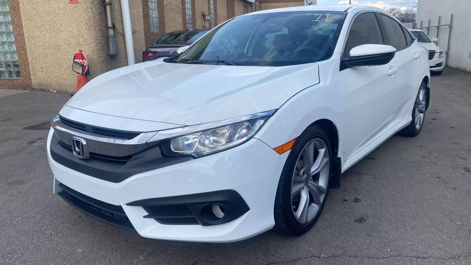 HONDA CIVIC 2017 2HGFC2F52HH500315 image