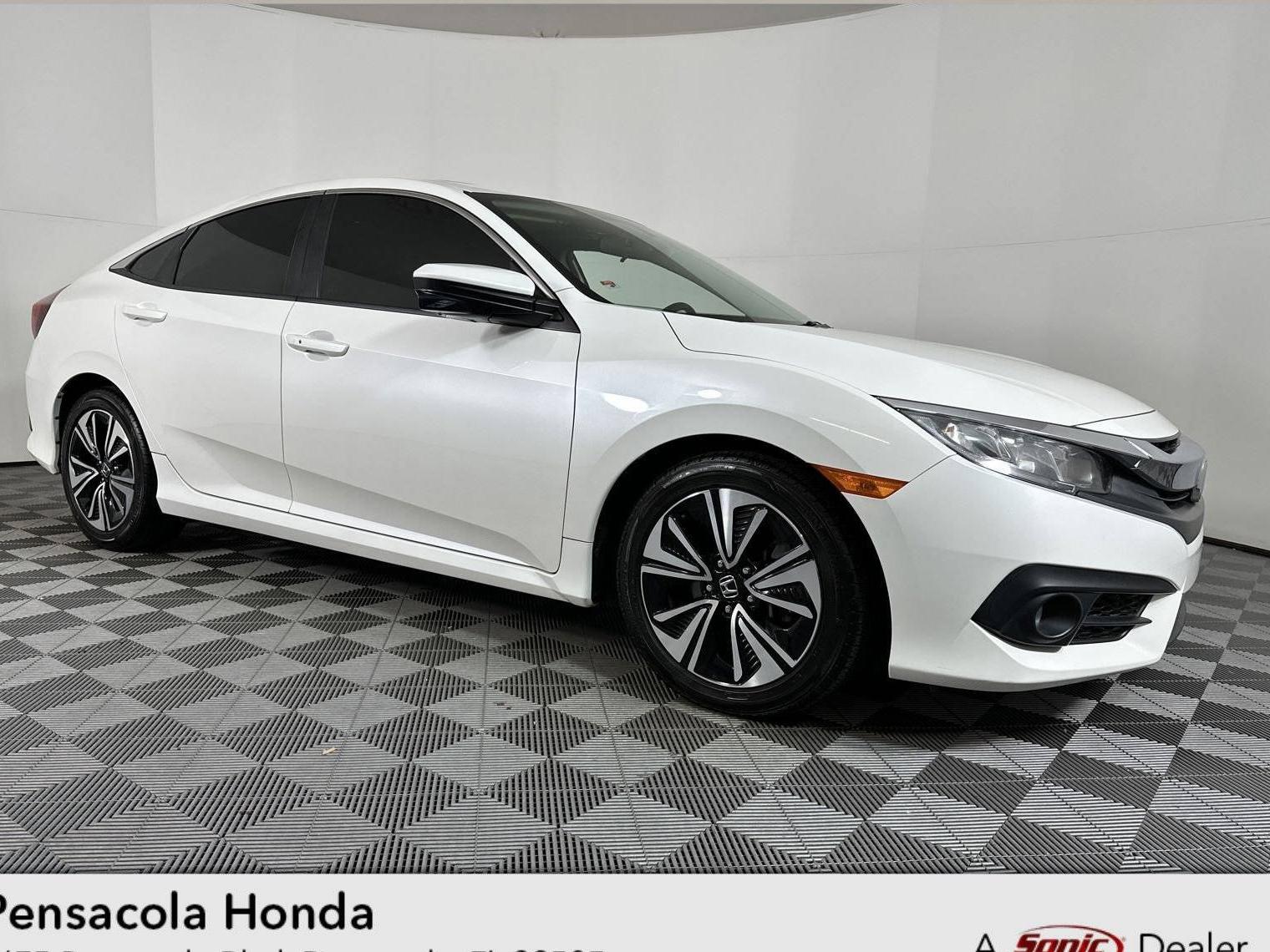 HONDA CIVIC 2017 19XFC1F36HE000967 image