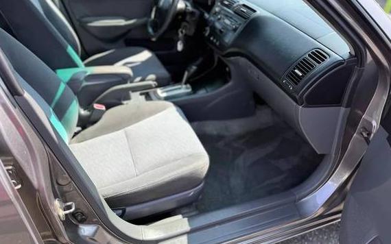 HONDA CIVIC 2005 2HGES26765H546886 image