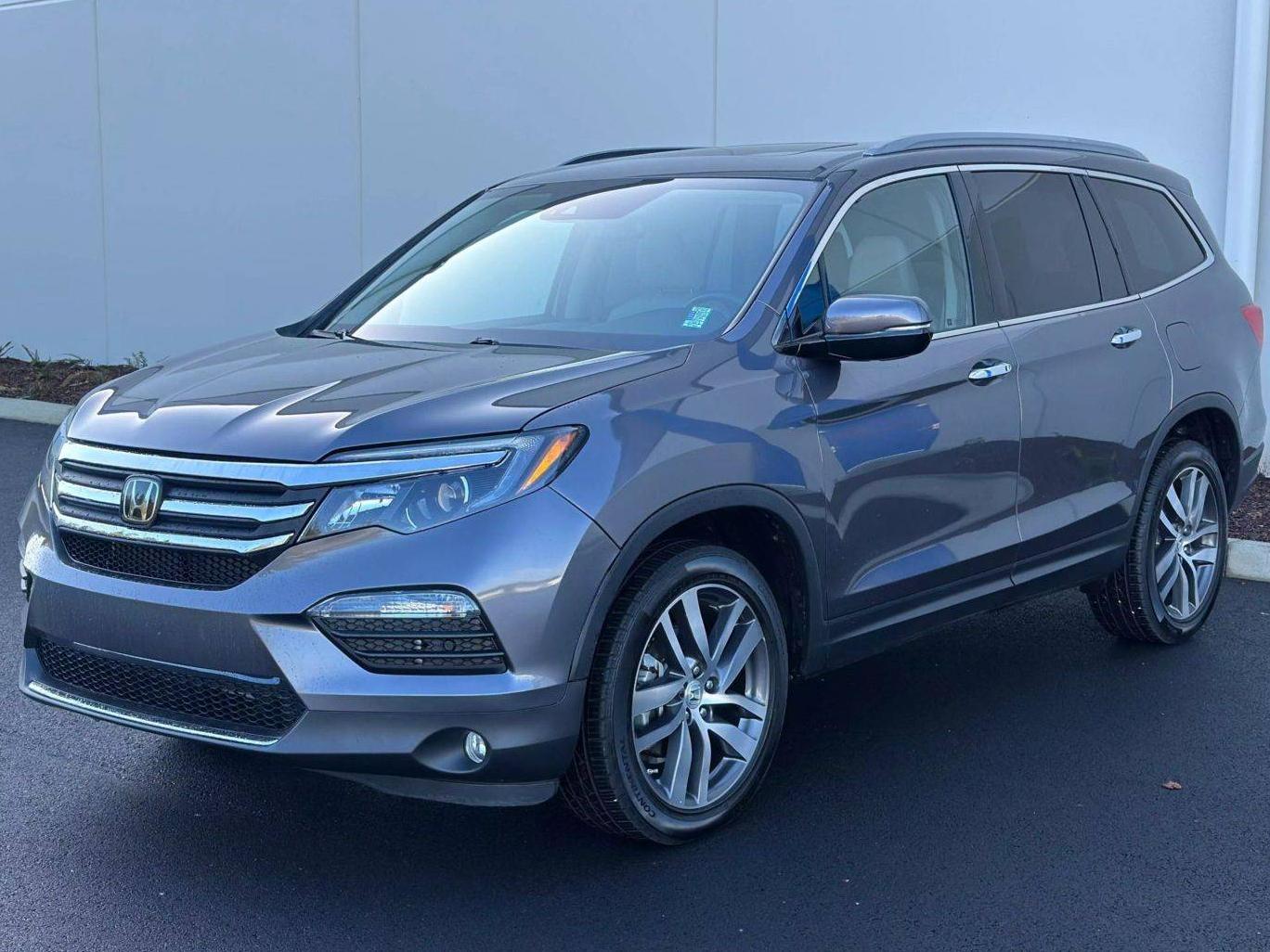 HONDA PILOT 2017 5FNYF6H02HB074512 image