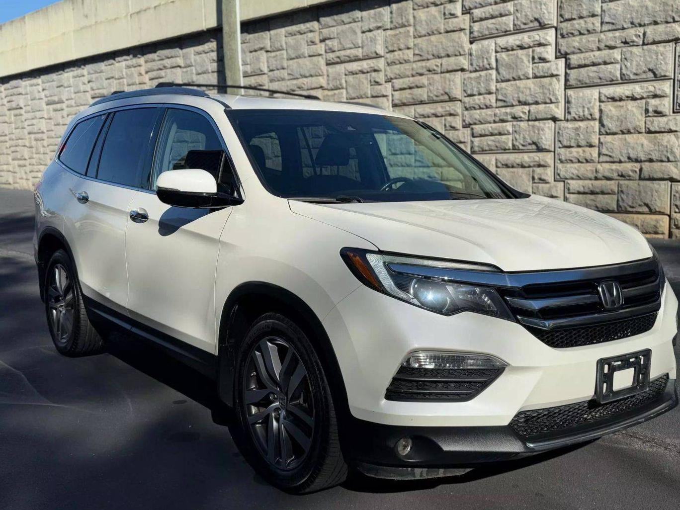 HONDA PILOT 2017 5FNYF6H07HB060380 image