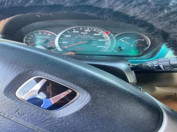HONDA PILOT 2004 2HKYF18744H558225 image