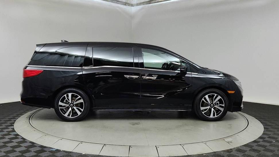 HONDA ODYSSEY 2018 5FNRL6H93JB032688 image