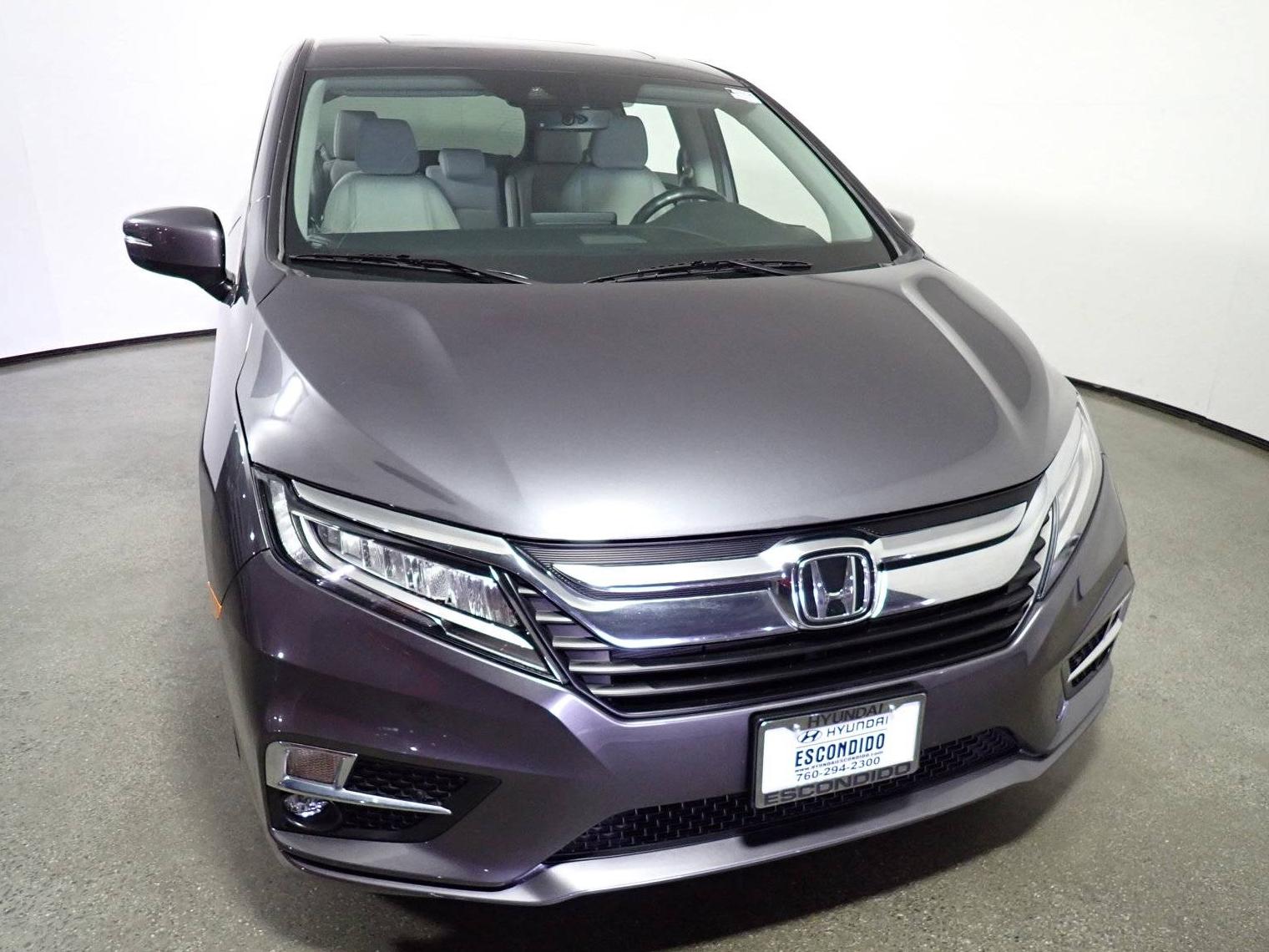 HONDA ODYSSEY 2018 5FNRL6H82JB072297 image