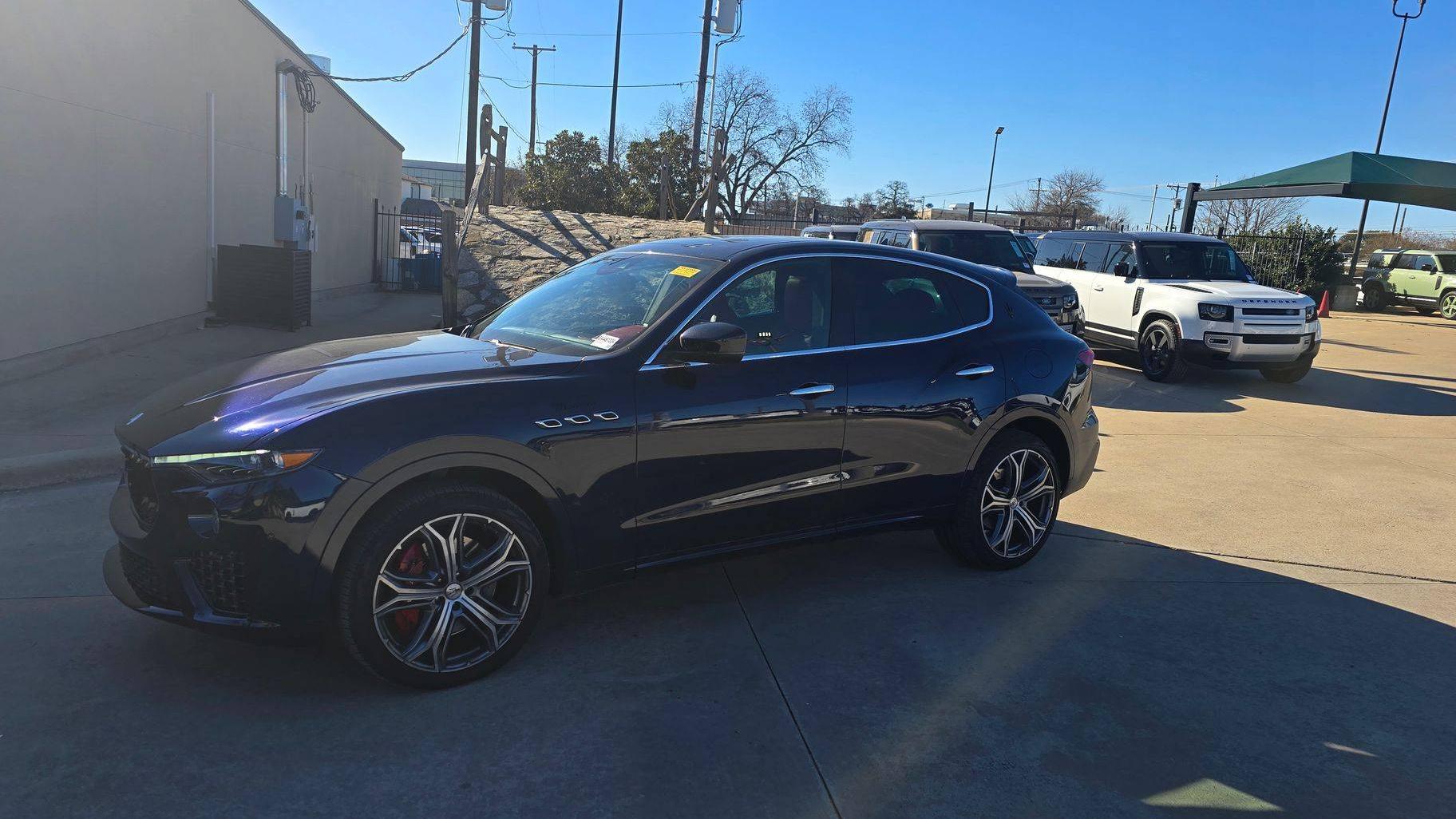 MASERATI LEVANTE 2023 ZN661YUM1PX435449 image