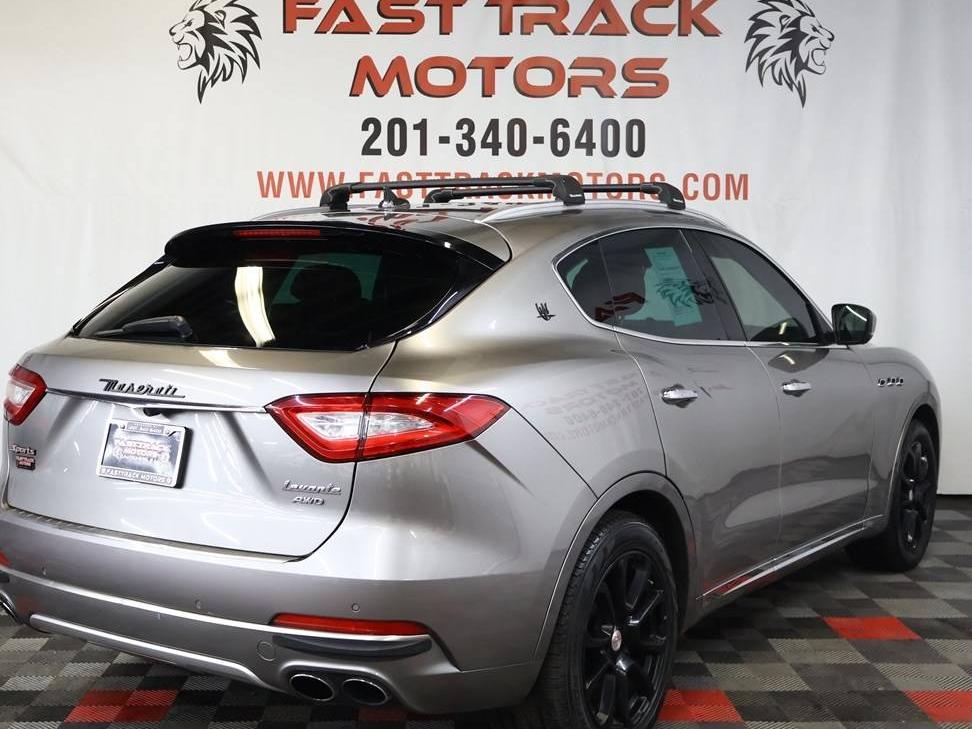 MASERATI LEVANTE 2017 ZN661YUL4HX212539 image