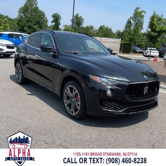 MASERATI LEVANTE 2017 ZN661YUS3HX245183 image