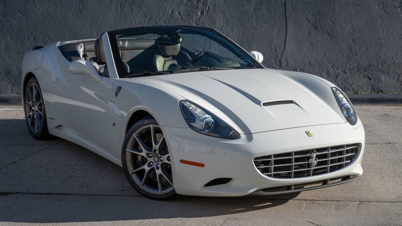 FERRARI CALIFORNIA 2013 ZFF65TJA1D0192895 image