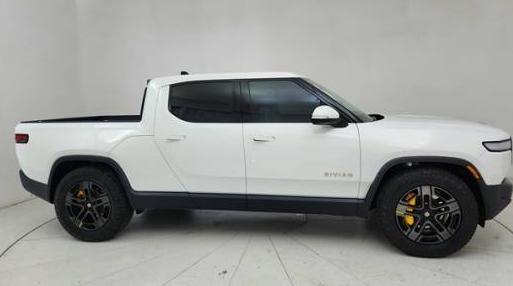 RIVIAN R1T 2023 7FCTGAAL0PN024345 image