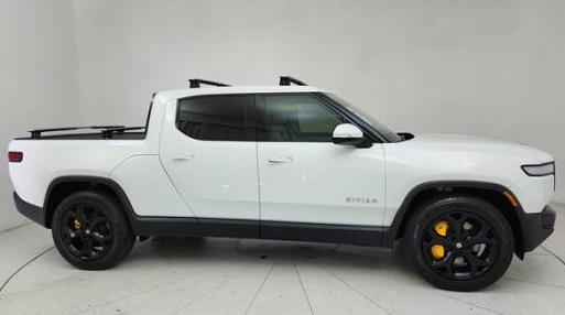 RIVIAN R1T 2022 7FCTGAAA8NN016117 image