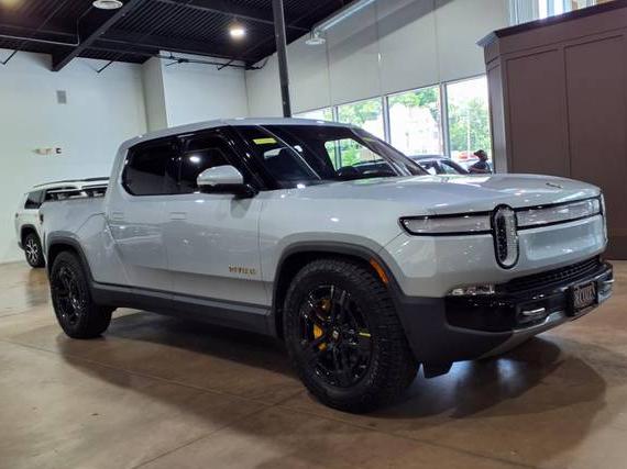RIVIAN R1T 2022 7FCTGAAA0NN016340 image