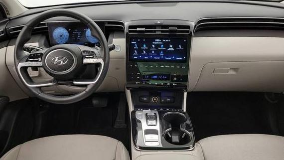 HYUNDAI TUCSON 2023 5NMJE3AE1PH246678 image